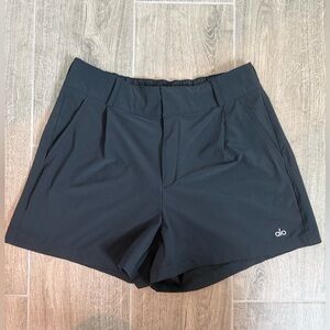 Alo yoga - high waist status trouser shorts- black, size M. Perfect condition.